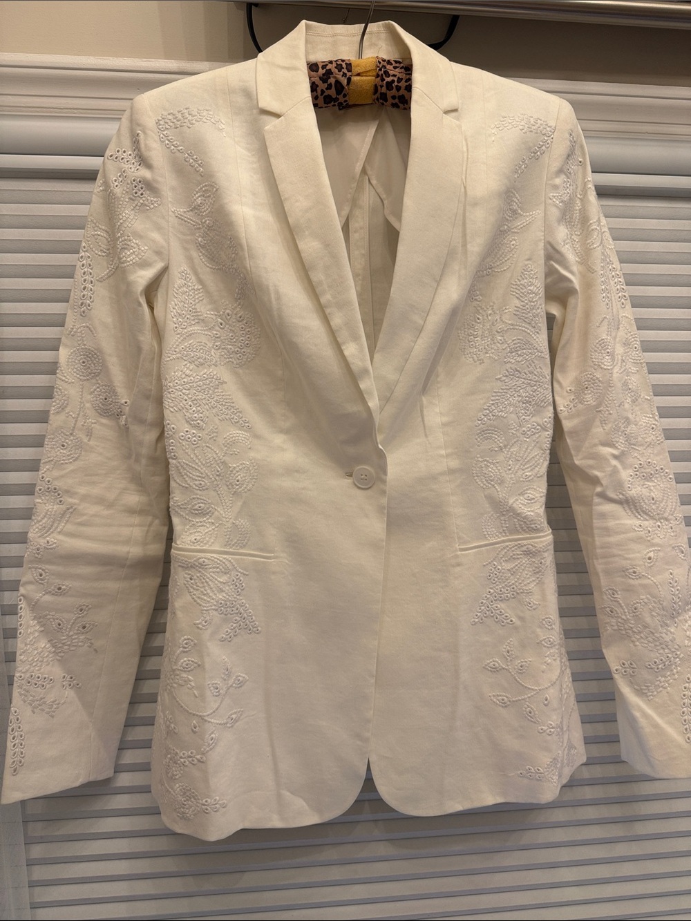 Elie Tahari Cream Embroidered Single-Button Blazer